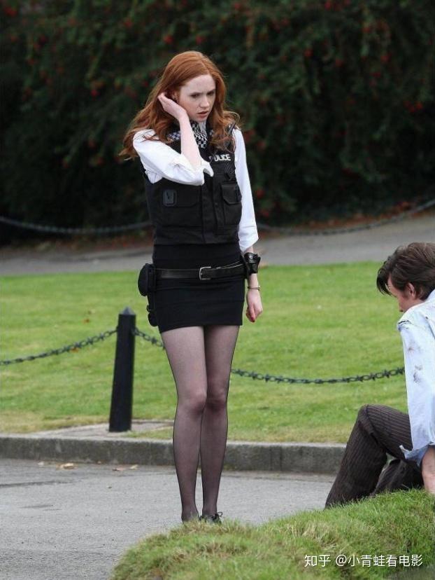 在得知艾米庞德的一米八大高个之后,忽然觉得剧中的博士是真的很高啊!