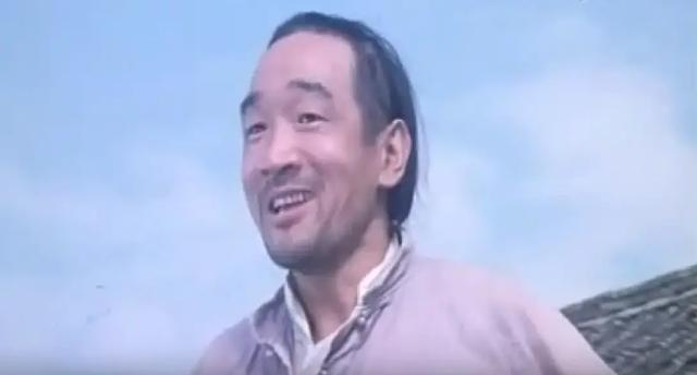 但如果你看过电影《阿q正传》,你一定很熟悉这张面孔,至少知道这张