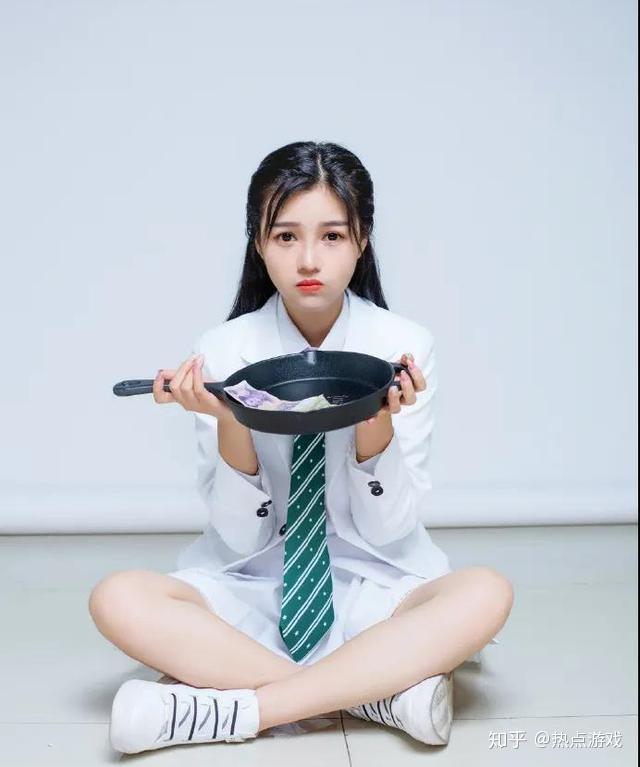 和平精英主播柔柔,两年收获270万粉丝,与难言的另类cp很受欢迎