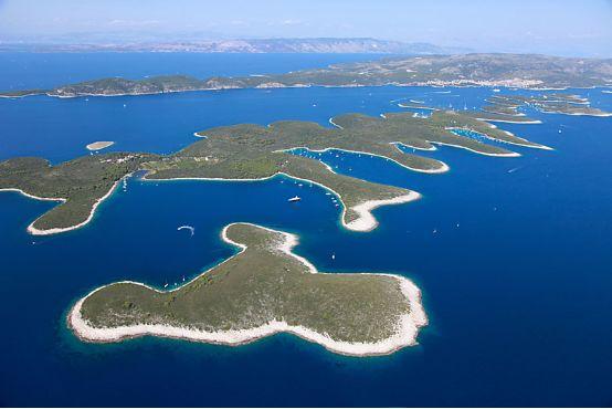 palaeozoic oceanic crust preserved beneath the eastern