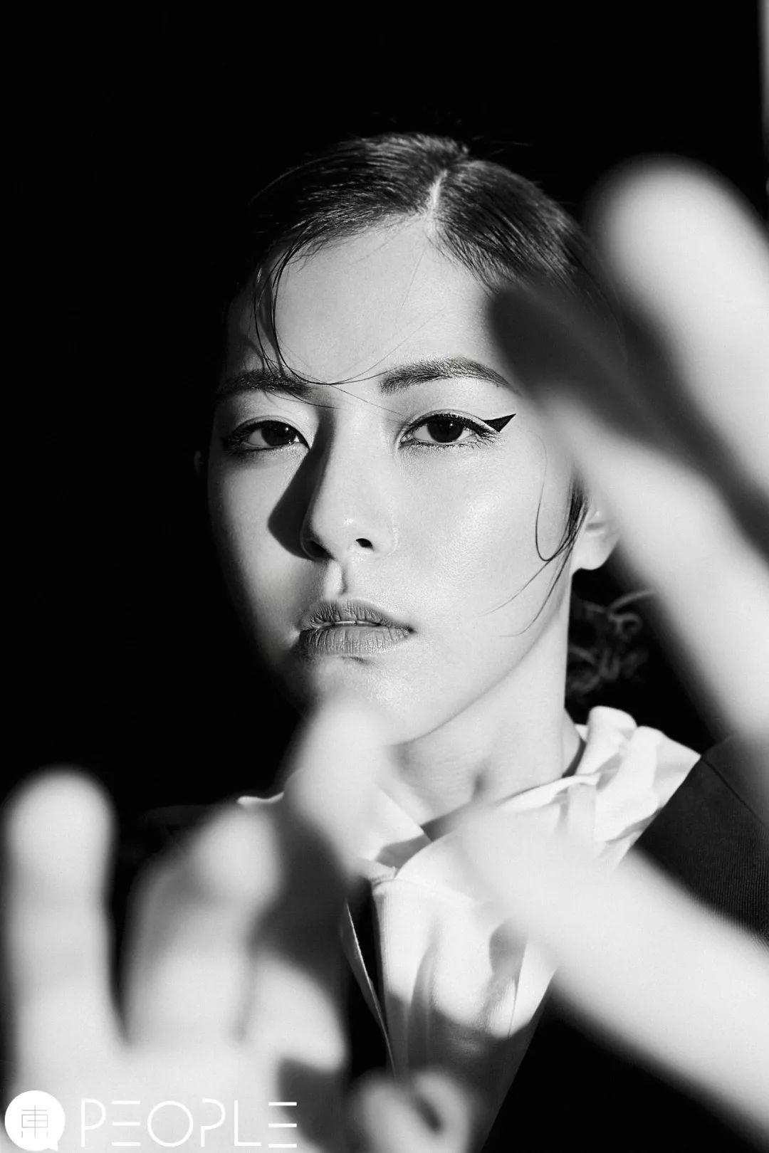 东people任容萱女为己容