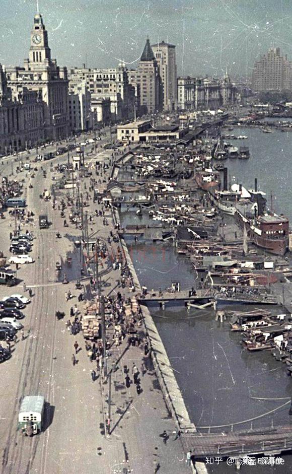 上海开埠后至清末(1843-1912)1843年上海开埠后,黄浦江上往来船只