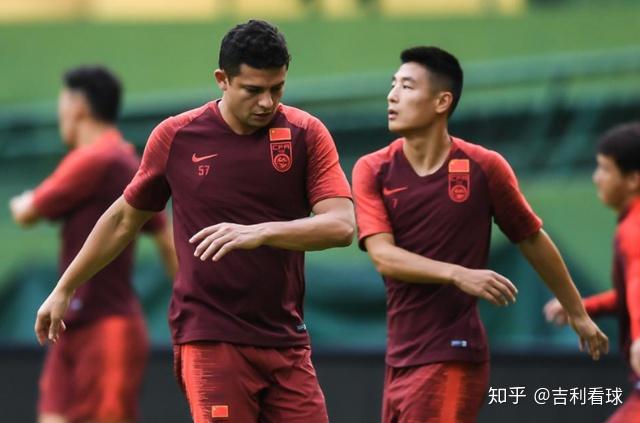 火力全开!亚洲巨星在球场上风情万种 火力全开!亚洲巨星在球场上风情万种