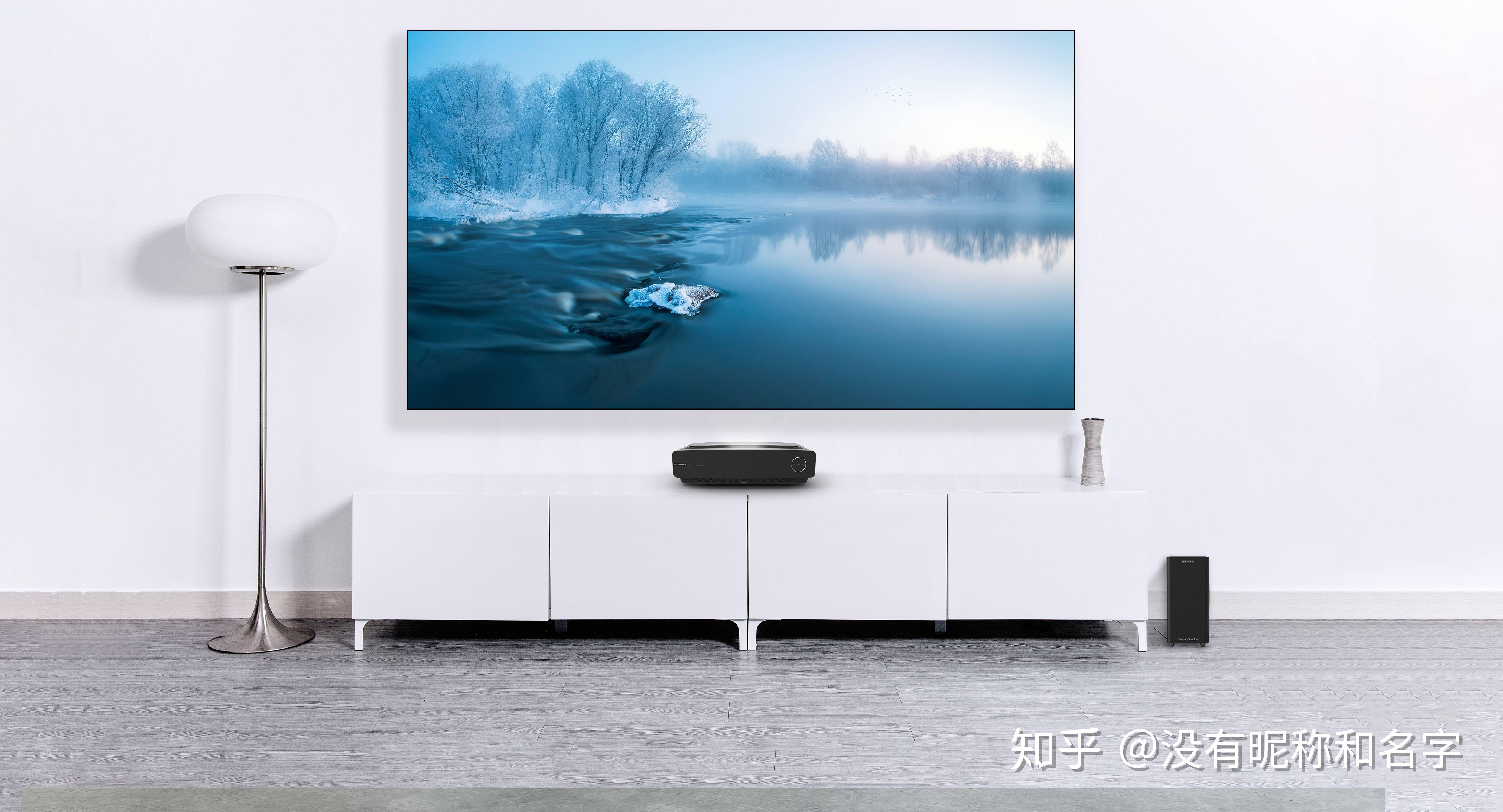 激光电视菲涅尔屏幕与黑栅幕对比