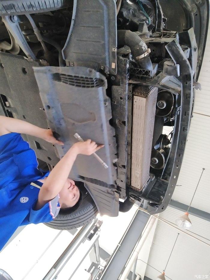 辉昂冷凝器清洗作业贴附带更换门板,外出的时间都经历了什么