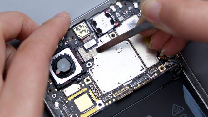 荣耀90 gt首发拆解:把"省钱"发挥到极致