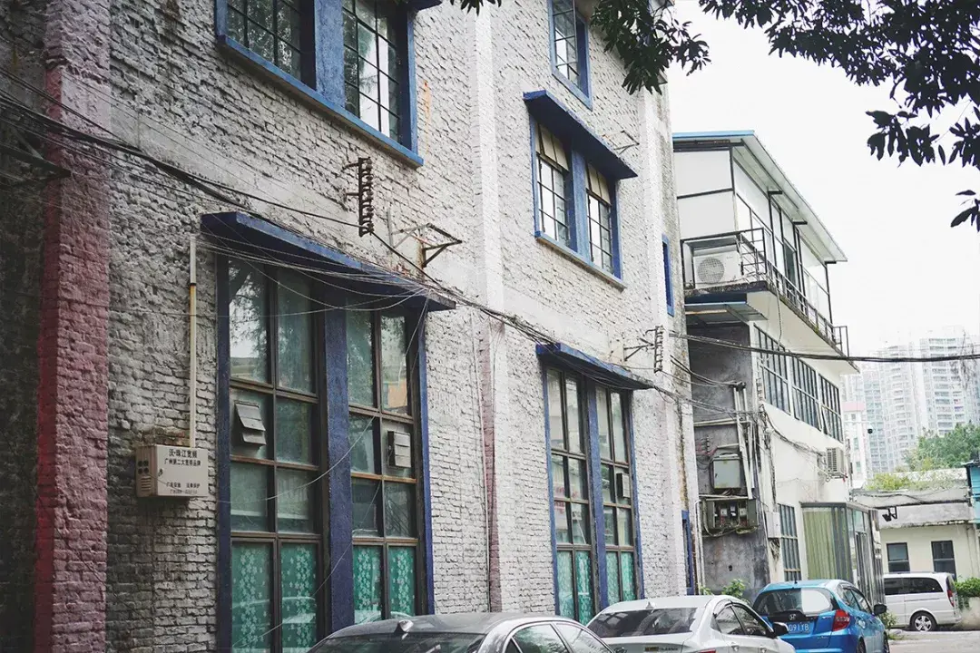 计时,来做最后的告别吧,带上相机,在历史悠久的东方红创意园拍照留恋