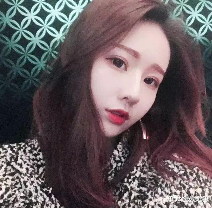 刚火就被封的d音女神温婉14岁整容傍金主改变命运