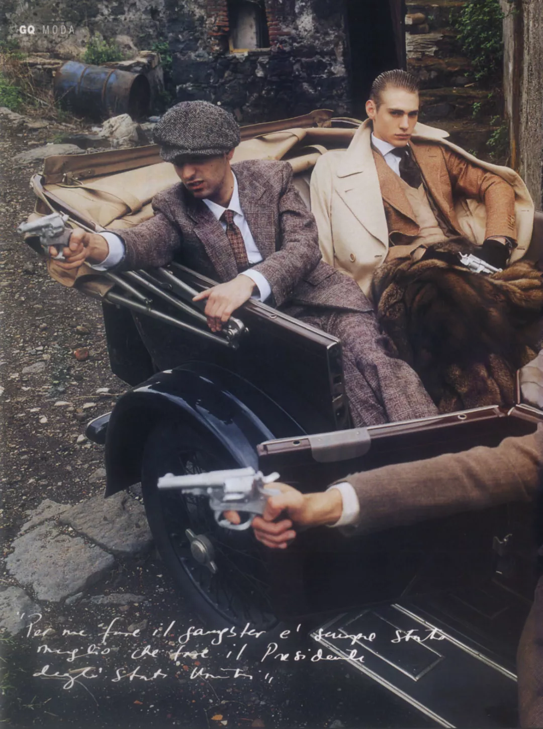 枪声四起又怎么样黑手党的大佬们照样西装革履