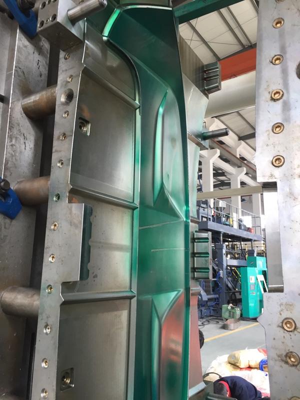 汽车扰流板在设计时,主机厂采用吹塑一体形式还是注塑分件主要从哪些