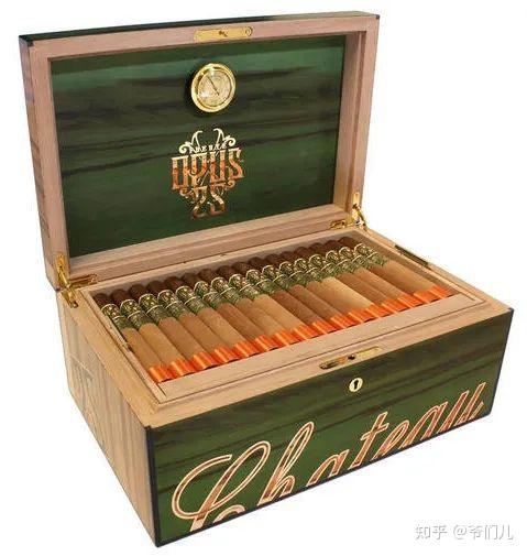 世界名贵雪茄鉴赏7奢华的绿富恩特巨著25周年限量版