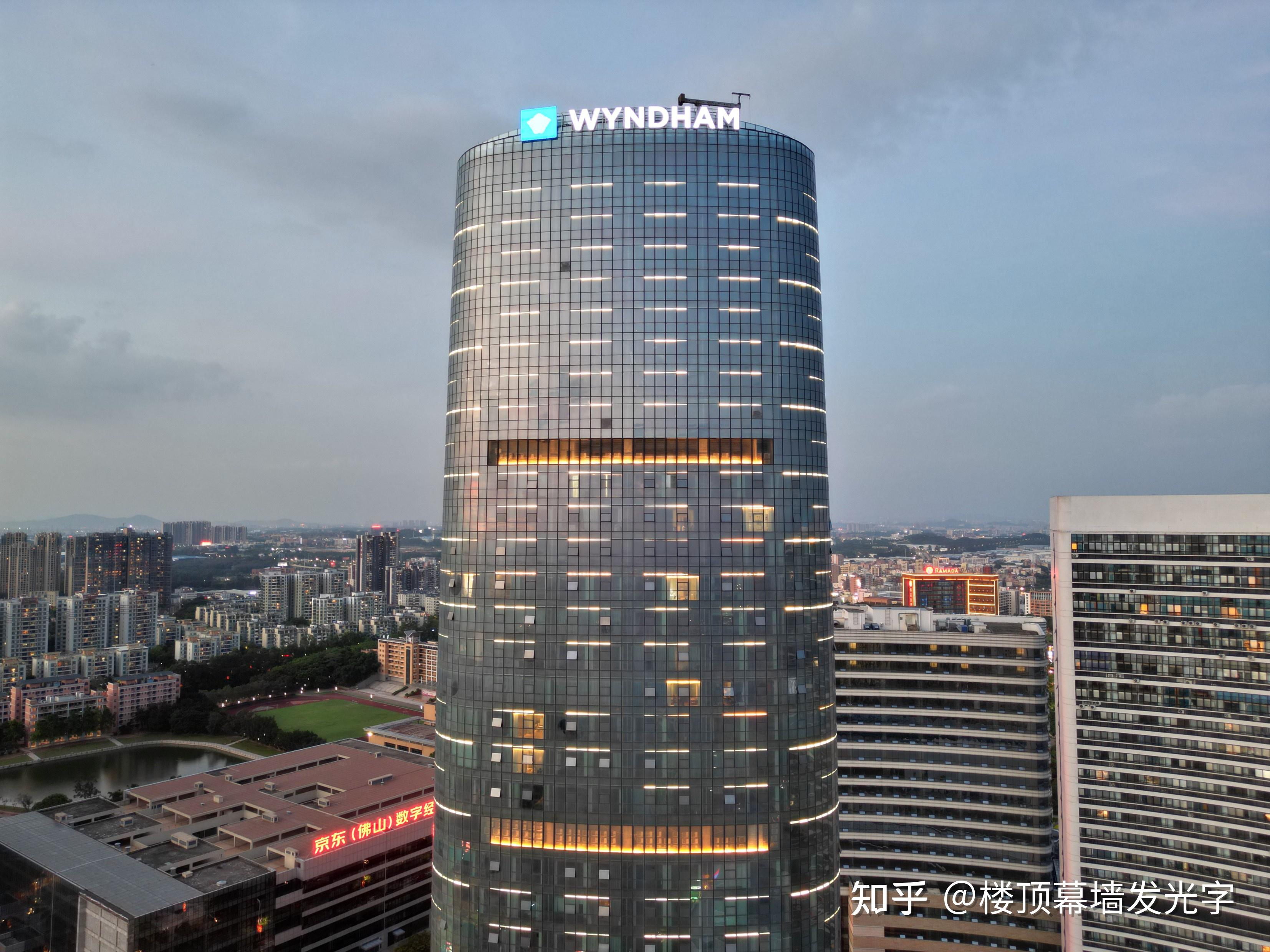 幕墙发光字,玻璃幕墙发光字可以叫幕墙标识,幕墙招牌,也可以叫幕墙