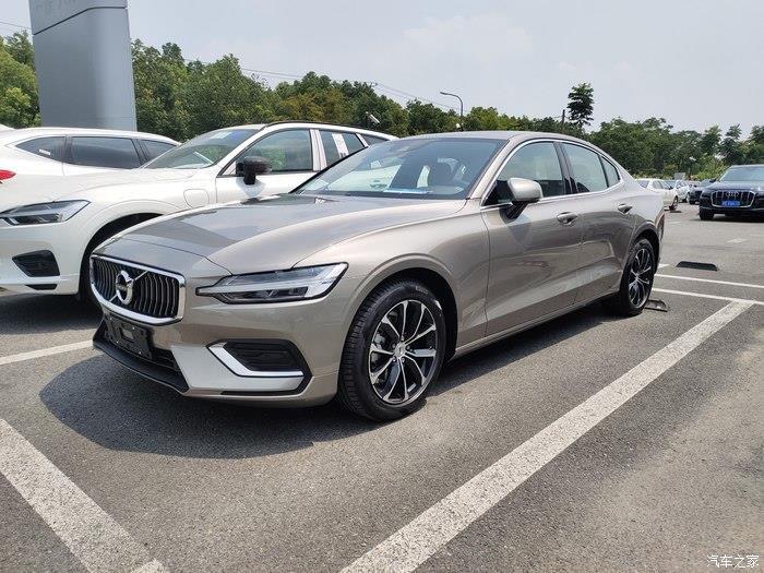 20款沃尔沃s60新车提车作业超性价比的北欧豪车