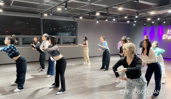 街舞与爵士舞的区别,你真的分得清吗? - 知乎