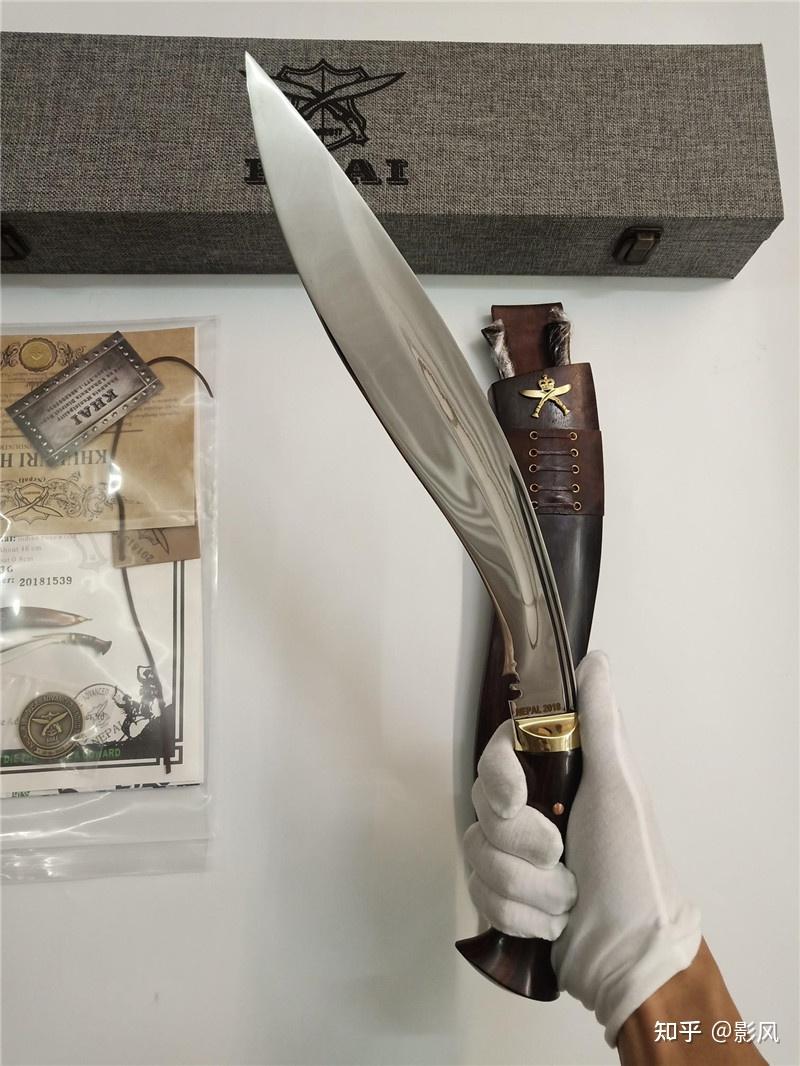 尼泊尔狗腿弯刀,此款廓尔喀军刀为廓尔喀史上最为轻便的一款大尺寸