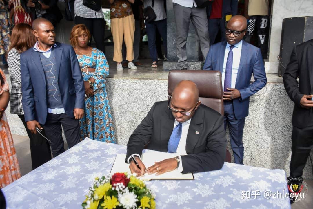 卸任后,姆泽·卡比拉上台执政.