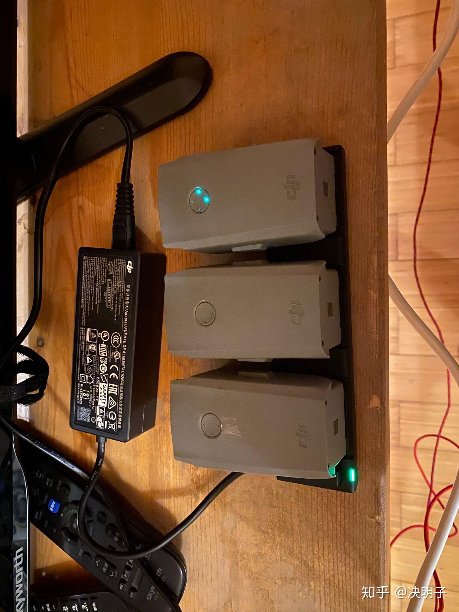 大疆无人机电池充电