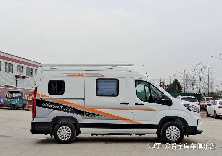 既能居家旅行又能市区代步新款大通v90b型房车