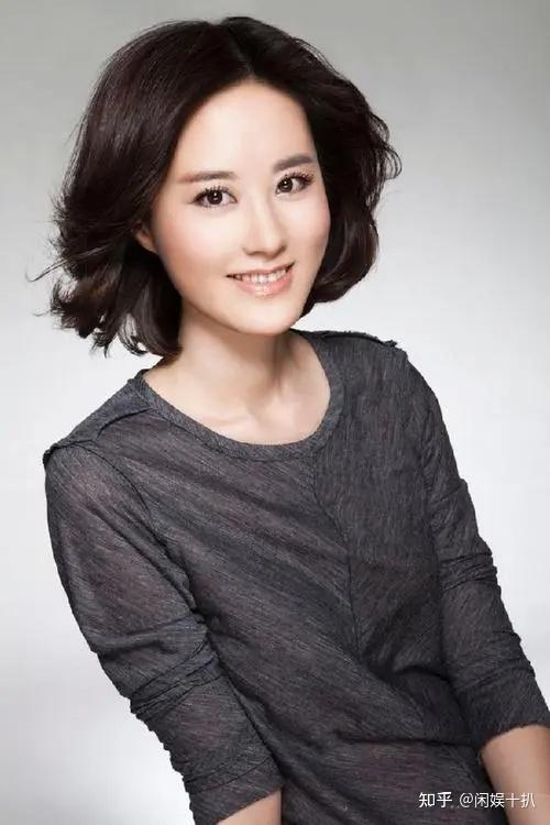 秦方：从重庆走出的央视著名主持人，在央视实现了最初的梦想 - 知乎