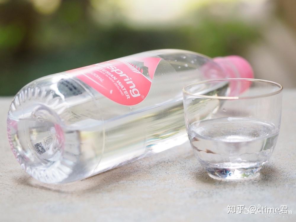 几十块一瓶的矿泉水到底高级在哪里? - 知乎