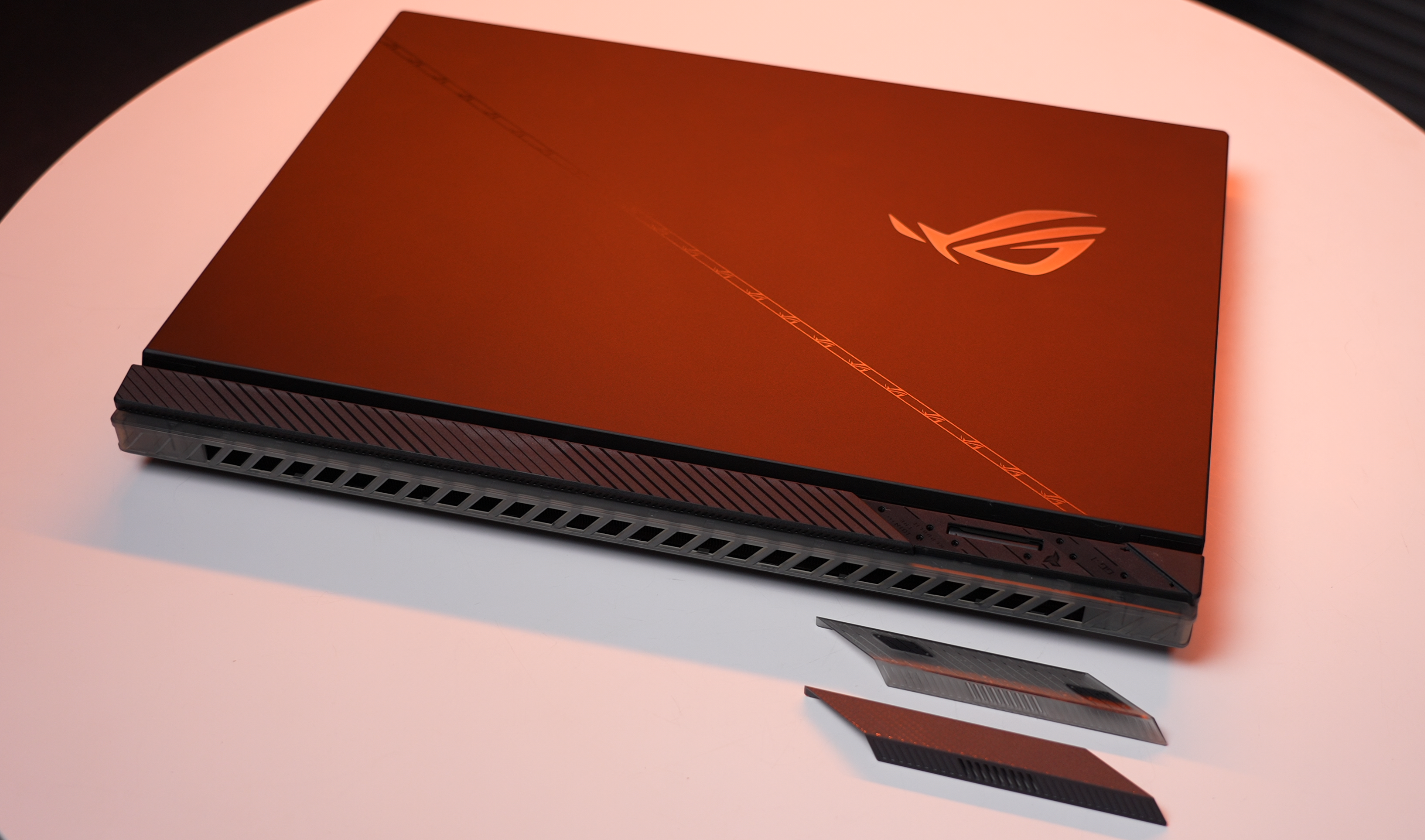 【持家之眼】18英寸枪神7plus超竞版上手评测 - 知乎