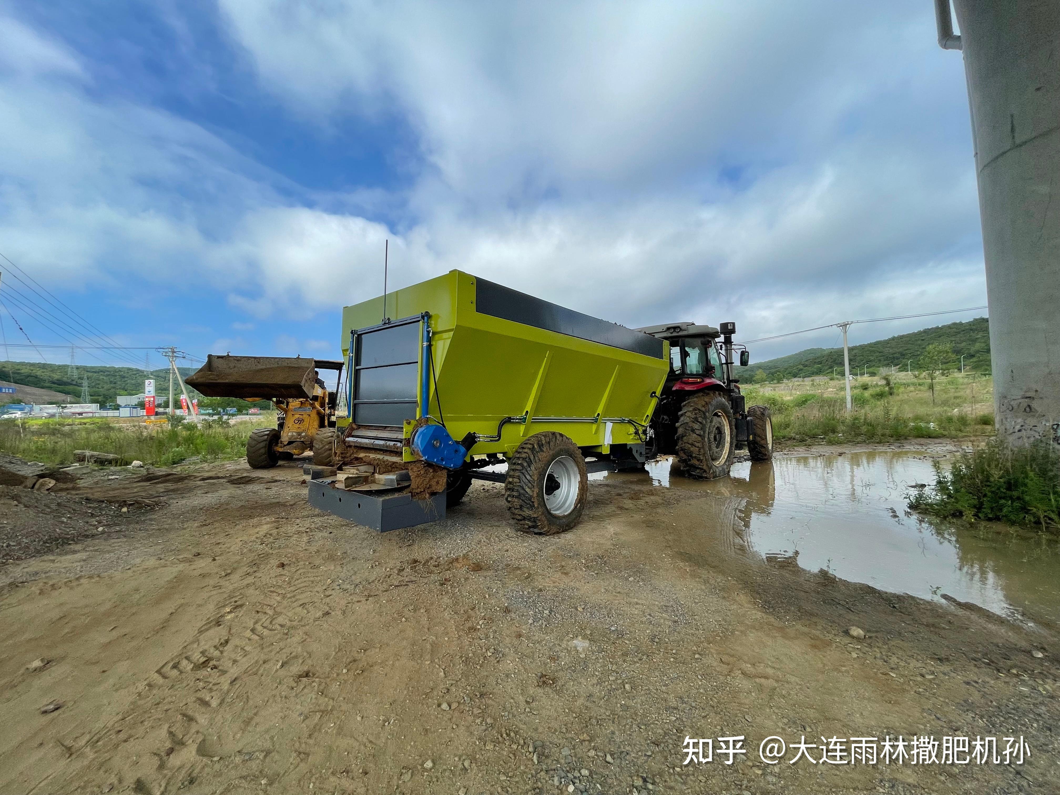 大型农家肥抛撒车 圆盘式撒粪机扬肥车,引领畜禽养殖业的绿色发展之路