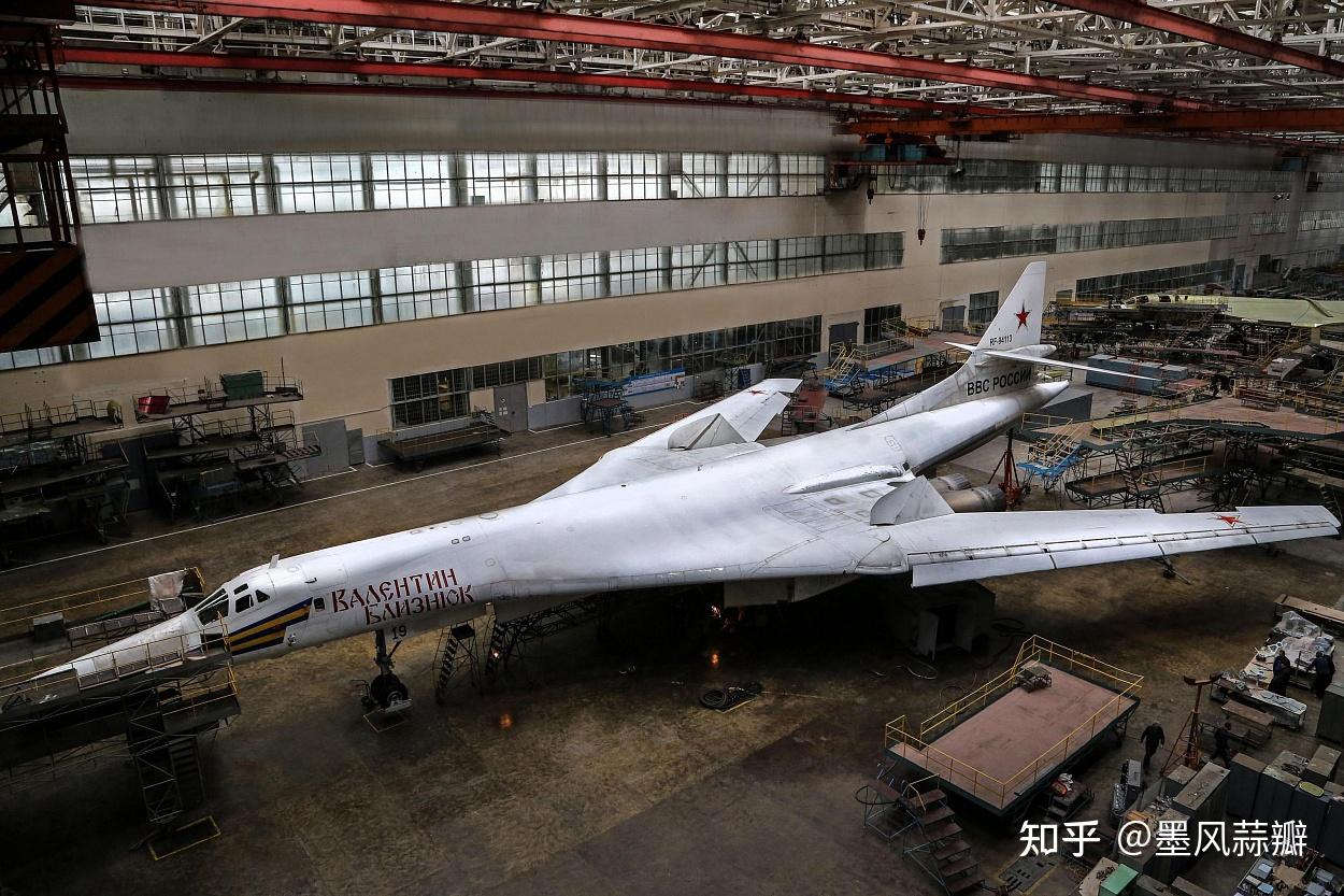 放飞自我vs老成稳重b1b和图160轰炸机虽长相接近可性格却大不相同
