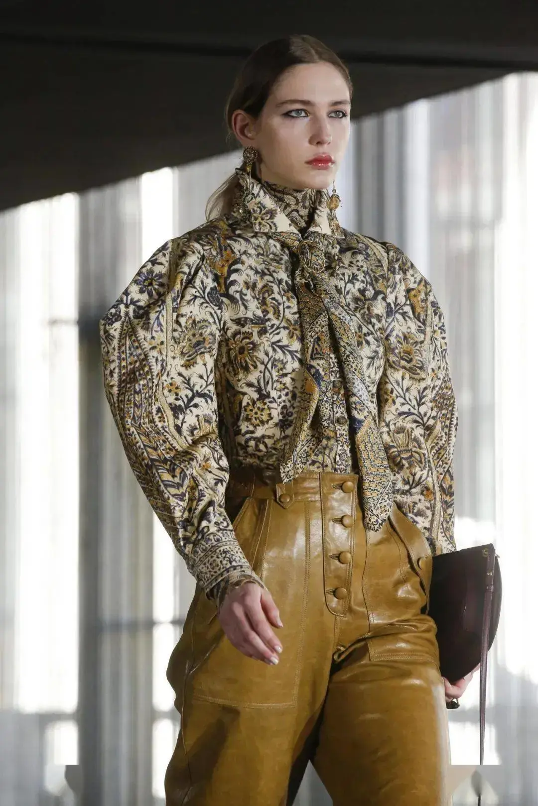 「买手前线」2021女装流行趋势 - 知乎