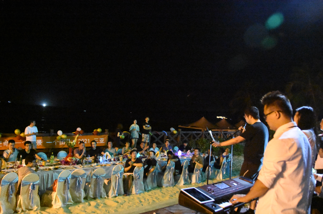 三亚团建年会沙滩长桌晚宴可以办吗