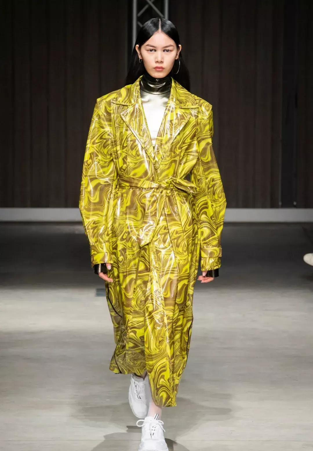 包豪斯扎染艺术2020年春夏流行服装设计主题