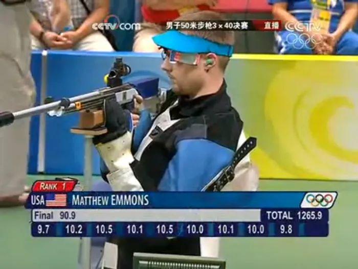 埃蒙斯3.3环领先在手,就算换个业余选手打出6.7环,金牌也十拿九稳.