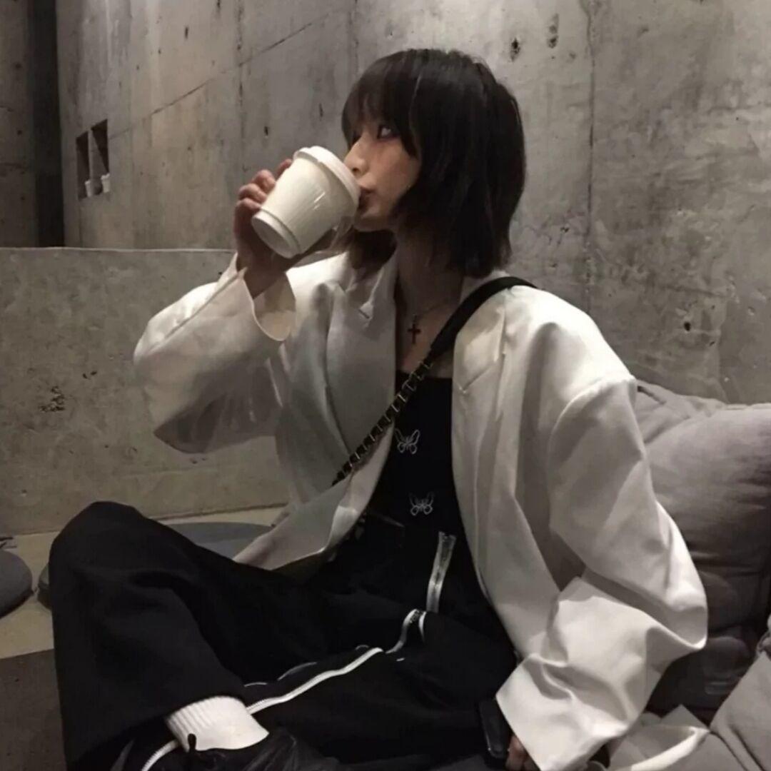 一些很酷的女生头像适合收藏! - 知乎