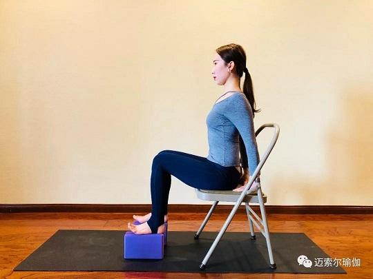 办公室瑜伽椅子式教你轻松缓解告别肩颈酸痛广州瑜伽