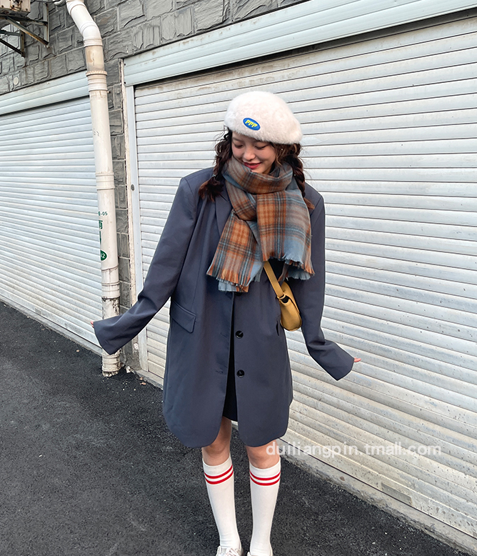 适合秋冬的美貌又百搭的时尚单品搭配推荐围巾卫衣外套穿搭分享指南