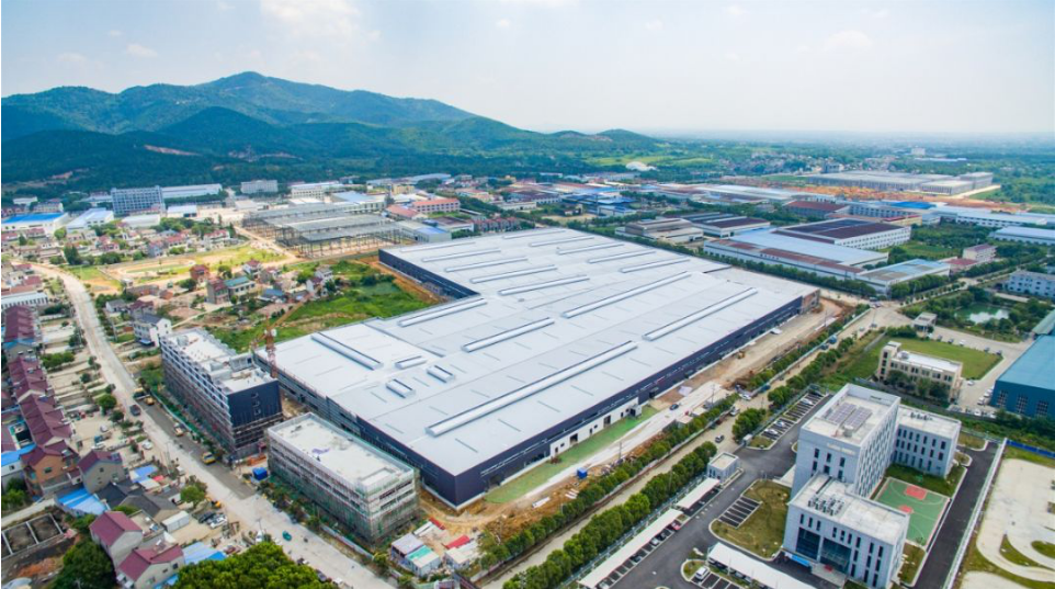 共享制造工厂批量生产的特性聚焦生产活动本身,服装,电子零配等行业的