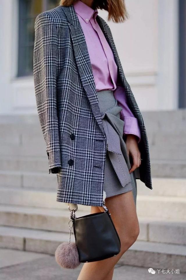 外套里面穿什么?这5件内搭照着穿就对了