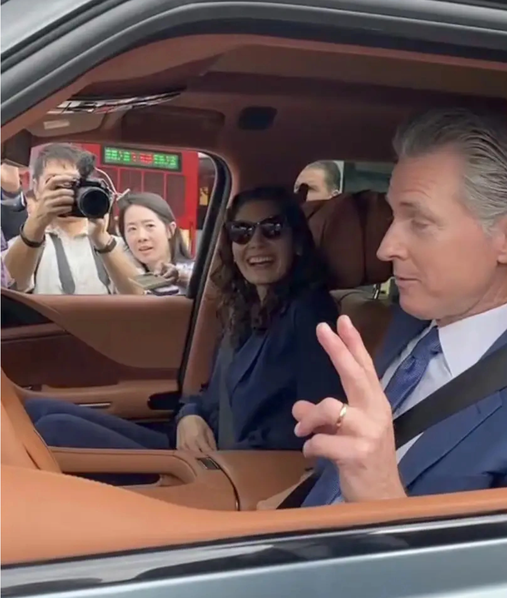 加州州长也想带货比亚迪了美国人做不到的事情让中国人来做