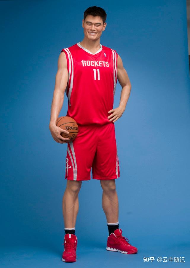 姚明参加NBA选秀，王治郅赴美不归，中国男篮的脚步是跌跌撞撞 - 知乎
