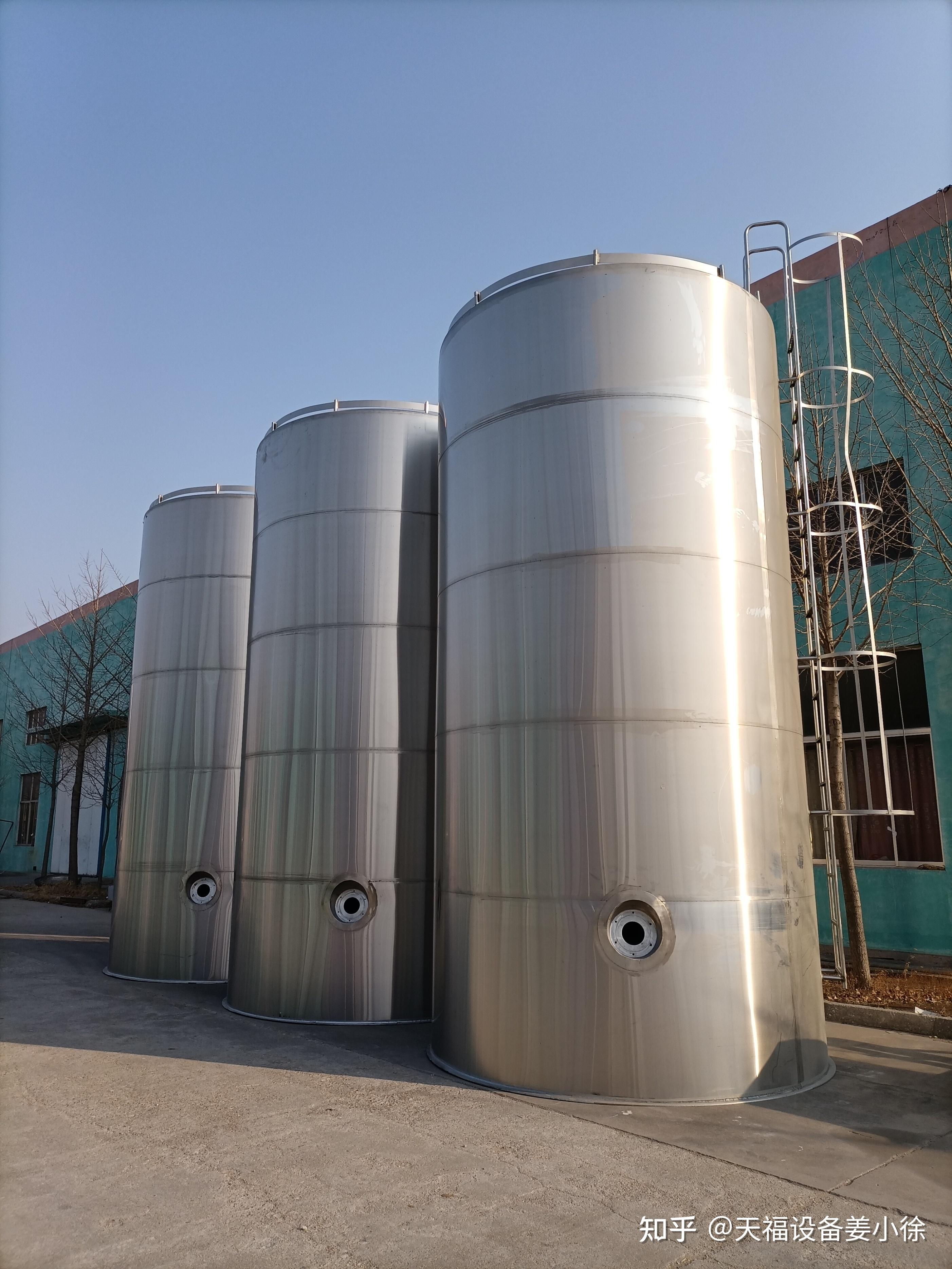 见过路上跑的鲜奶运输车,那见过牧场里的立式贮奶罐吗