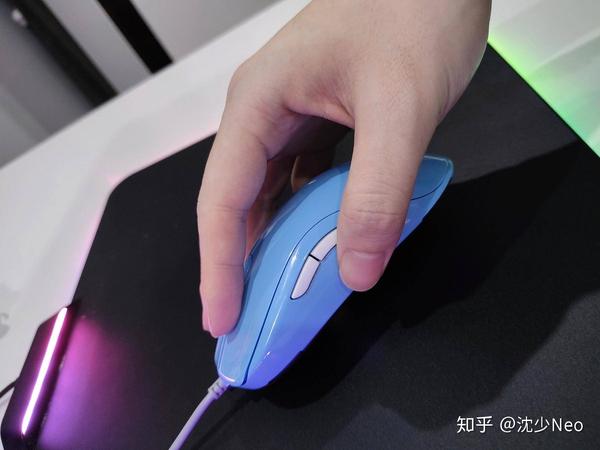 稳中有升的优质fps鼠标卓威zowiefk2b上手实测