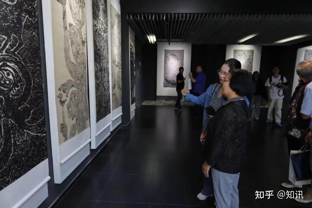 樹美術館山海圖紀中秋話鯤鵬許英輝作品研討沙龍在西安舉行