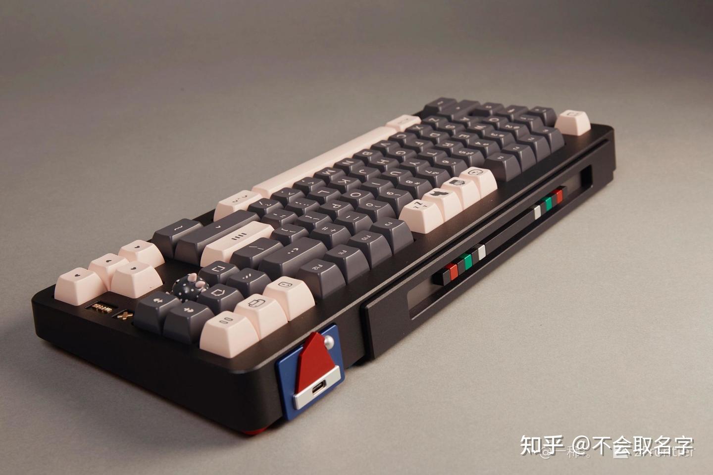 Matrix 盲盒圣诞 1:1 复刻版 客制化键盘 cnc铝坨坨 未拆未组全新 复刻M家盲盒 - 知乎