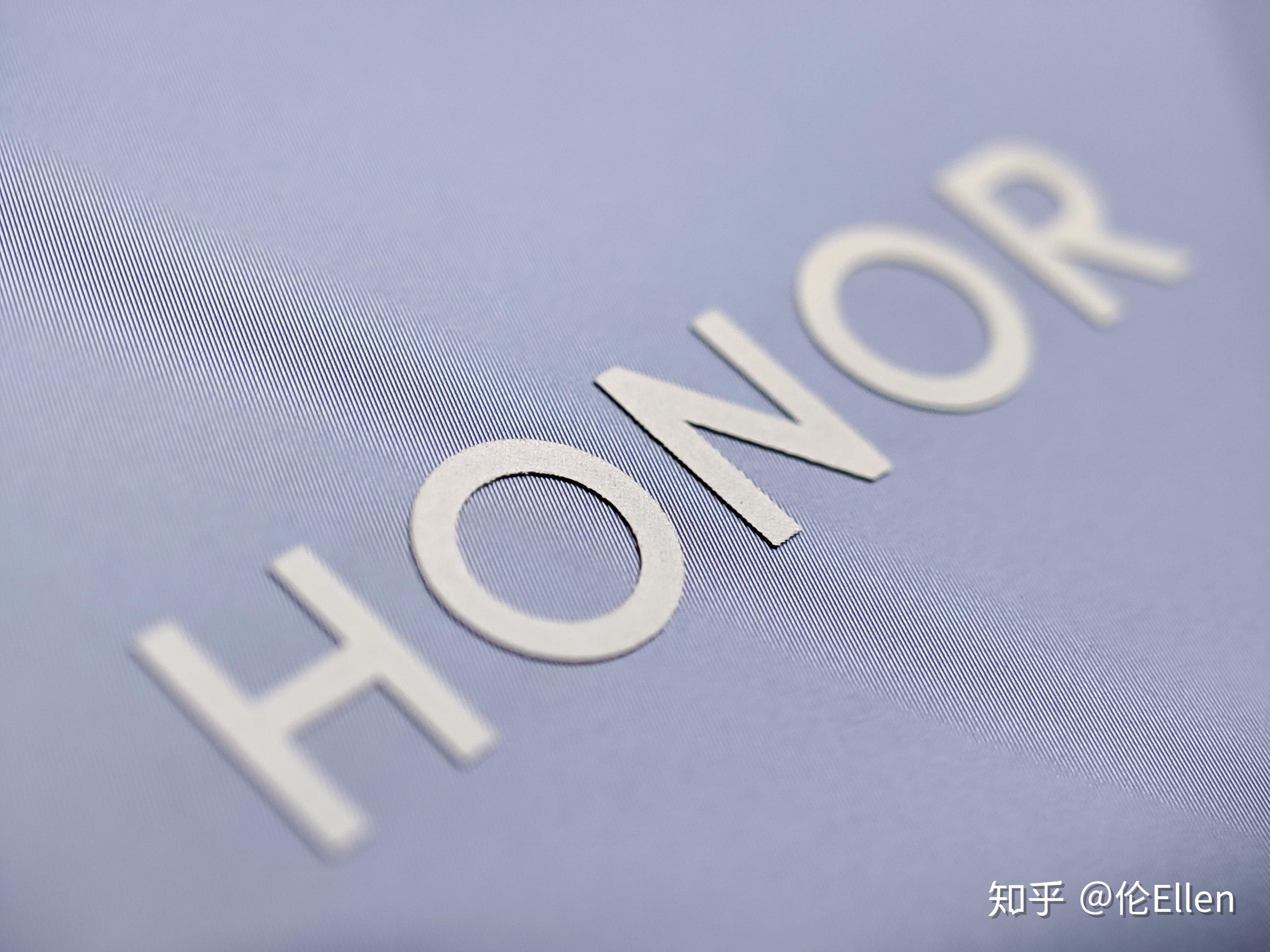 继荣耀30系列的大号honor logo设计后,这个3d幻变玻璃再次给我留下了