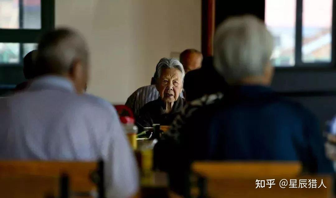 一位老人住养老院自述，住养老院生不如死！ - 知乎