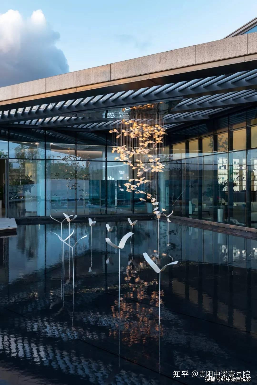 设计师提取江海文化及自然形态元素,结合飞鸟的韵动和柔美,榕树的安静