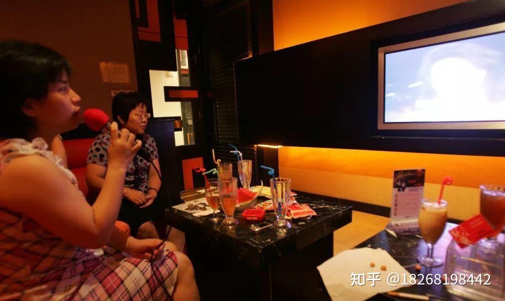 那么你现在知道你身边有这样一家ktv喝酒是免费的,房间费也是免费的
