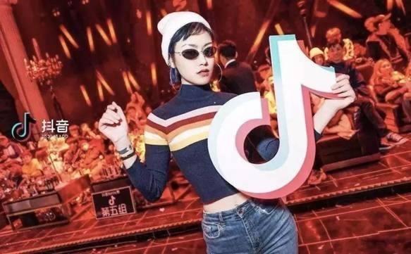 啥是美篇制作 v2-dcdbdb253405a6904e7c6ca77c99465c_1440w.jpg?source=172ae18b