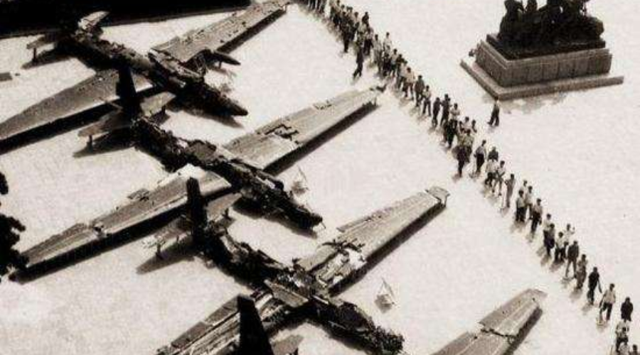 作为美帝空军一种单座单发动机的高空侦察机,能够不分昼夜于70