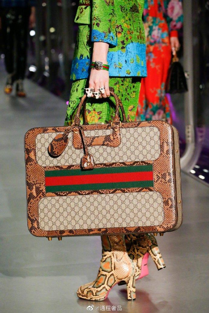满满文艺复古风的gucci包包