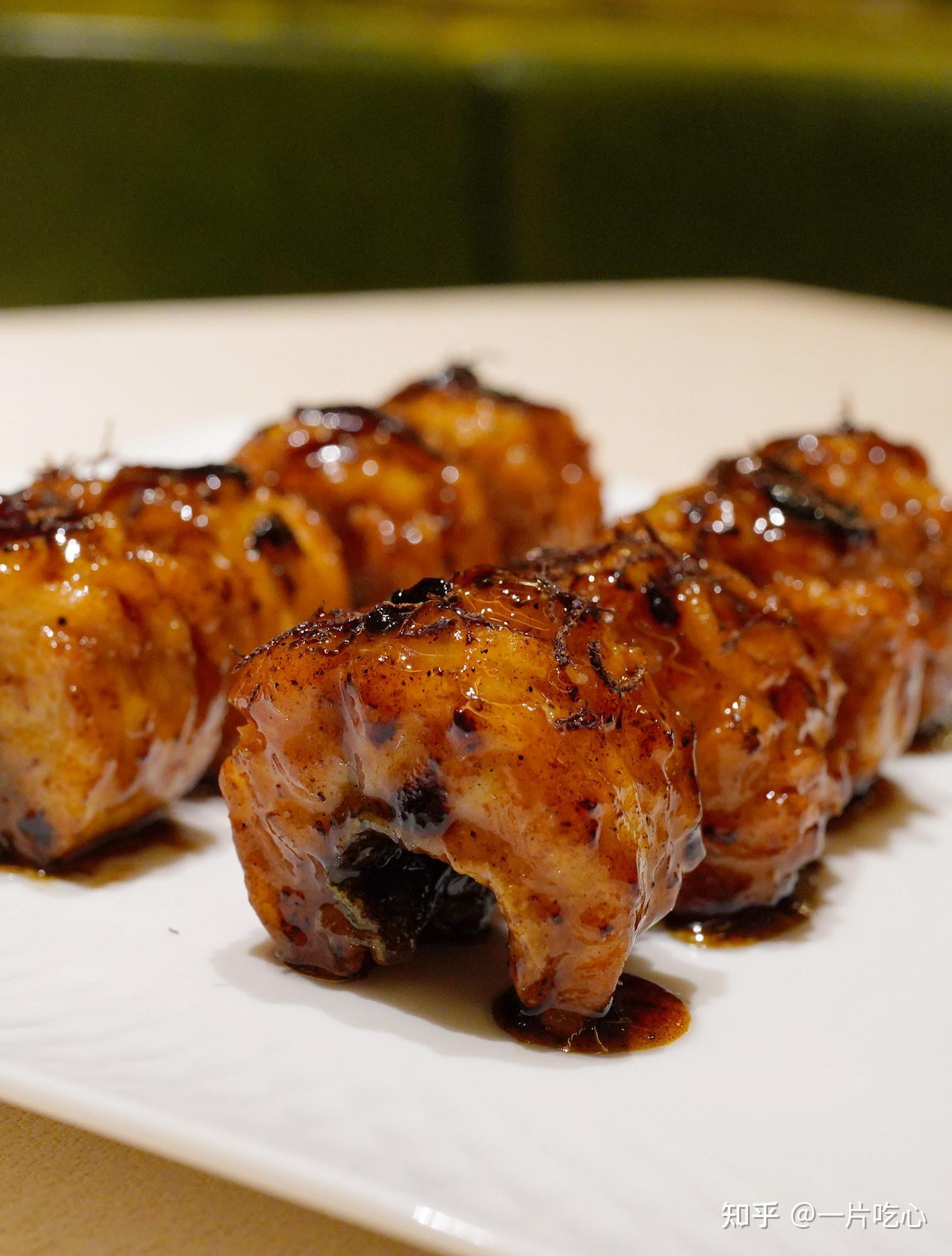 陈皮揽角脆鳝球,又是超乎我期待的一道,白鳝开腹,反身脆炸,摆出个好看